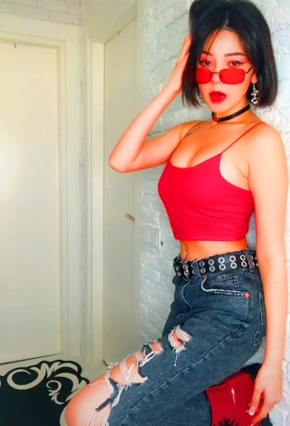 1. Sweetie sevdoraa Shows Cleavage in Red Crop Top