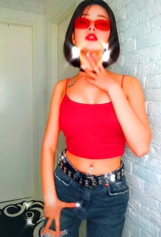 4. Sweetie sevdoraa Shows Cleavage in Red Crop Top