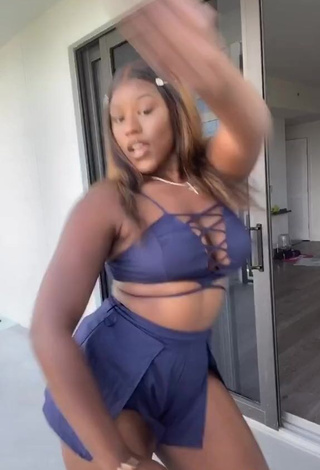 3. Sexy Skaibeauty Shows Cleavage in Blue Crop Top