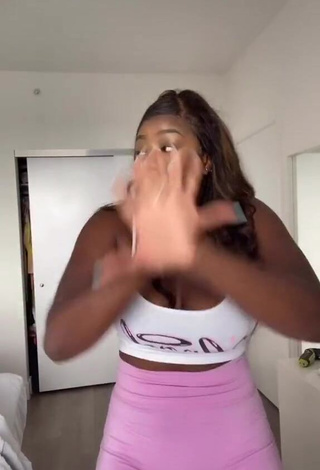 Sweetie Skaibeauty Shows Cleavage in Crop Top and Bouncing Boobs