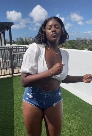 3. Skaibeauty Shows Cleavage in Sexy White Crop Top and Bouncing Boobs