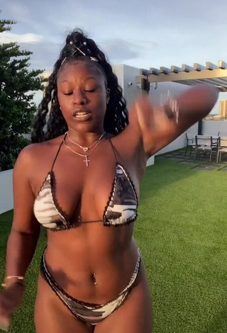 1. Skaibeauty Shows Cleavage in Seductive Bikini and Bouncing Boobs