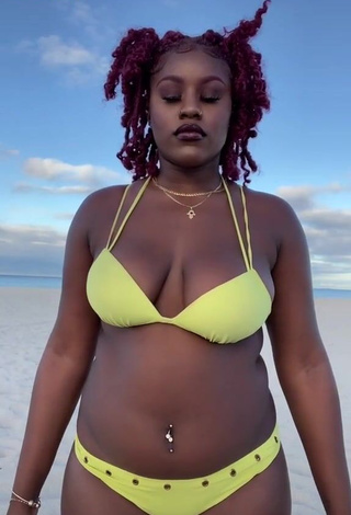 3. Skaibeauty Shows Cleavage in Appealing Yellow Bikini at the Beach