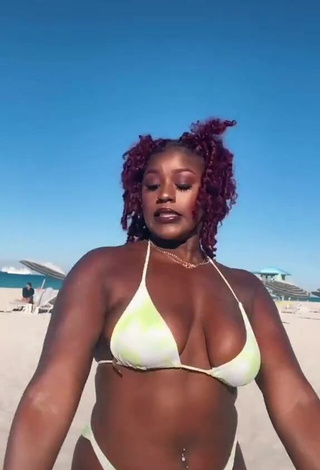 Skaibeauty Looks Beautiful in Bikini at the Beach and Bouncing Boobs