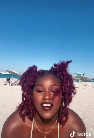 3. Skaibeauty Looks Beautiful in Bikini at the Beach and Bouncing Boobs