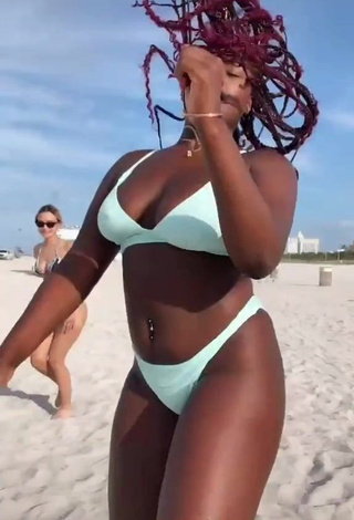 4. Hot Skaibeauty Shows Nipples at the Beach and Bouncing Boobs