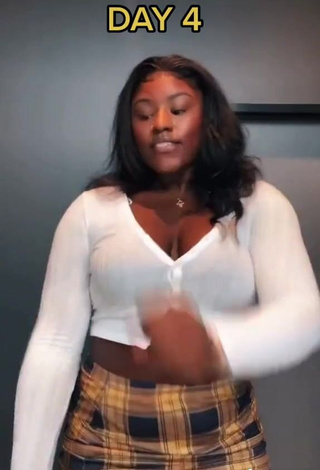 3. Dazzling Skaibeauty Shows Cleavage in Inviting White Crop Top and Bouncing Tits