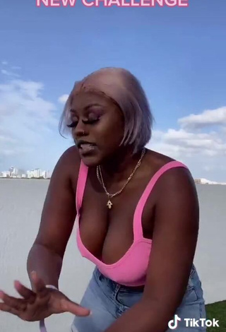 4. Sweetie Skaibeauty Shows Nipples without Brassiere and Bouncing Breasts