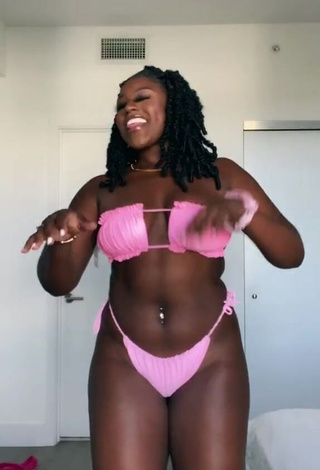 4. Lovely Skaibeauty Shows Cleavage in Pink Bikini and Bouncing Tits