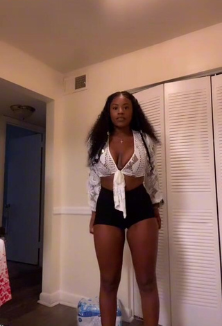 1. Really Cute Skaibeauty Shows Cleavage in Crop Top