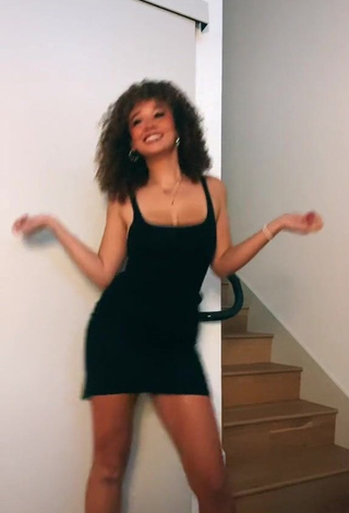 Hottie Talia Jackson Shows Cleavage in Black Dress and Bouncing Boobs