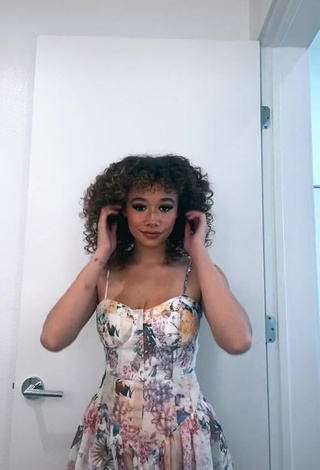 4. Sexy Talia Jackson Shows Cleavage in Dress