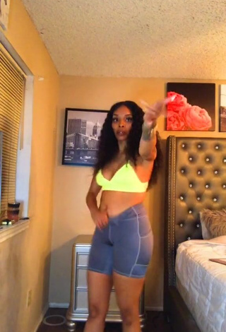 1. Sexy Diandra Shows Cleavage in Light Green Crop Top and Bouncing Boobs