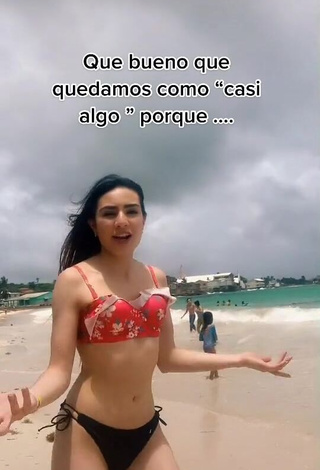 1. Sexy Karen Andrea Vanegas Shows Cleavage in Bikini at the Beach