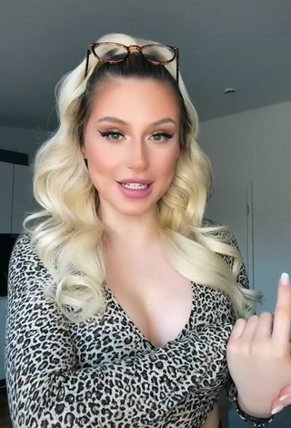 Adorable Antonia Rot Shows Cleavage in Seductive Leopard Crop Top