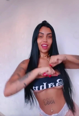 4. Sexy Nathi Rodrigues in Crop Top and Bouncing Big Breasts (Underboob)