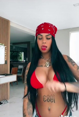 4. Sexy Nathi Rodrigues Shows Cleavage in Red Bikini