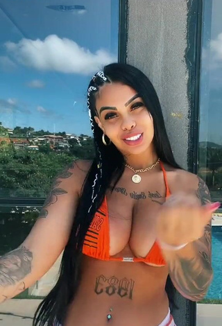 Wonderful Nathi Rodrigues Shows Cleavage and Bouncing Big Boobs (Underboob)