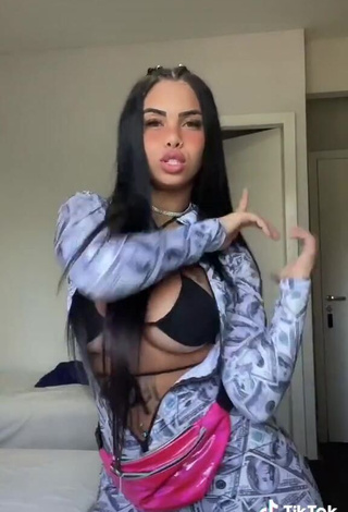 3. Nathi Rodrigues Shows her Inviting Cleavage and Bouncing Big Boobs (Underboob)