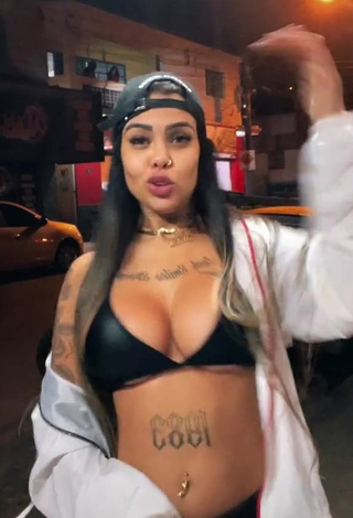 4. Desirable Nathi Rodrigues Shows Cleavage in Black Bikini Top and Bouncing Big Boobs (Underboob)