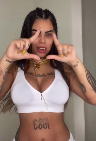 Hot Nathi Rodrigues Shows Cleavage in White Crop Top