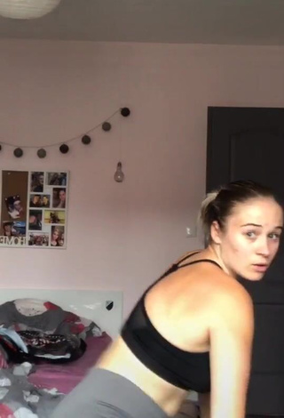 4. Cute Doriane_lob Shows Cleavage in Black Crop Top and Bouncing Boobs