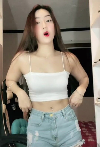 Amazing Eunice Andrea Shows Cleavage in Hot White Crop Top