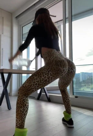 Hot Yanet García Shows Butt while doing Fitness Exercises