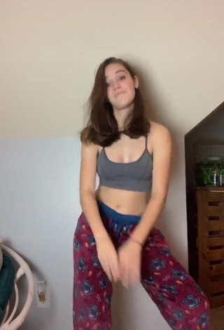 4. Hot Faith Moormeier Shows Cleavage in Grey Crop Top and Bouncing Boobs