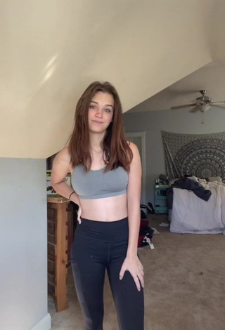 Hot Faith Moormeier in Leggings