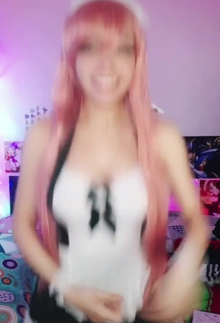 Sweet Itsmidna Shows Cleavage in Cute Dress and Bouncing Tits