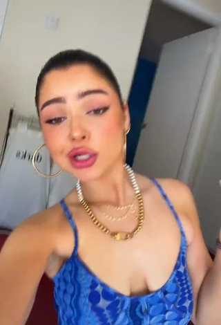 4. Hot Izzy Shea Shows Cleavage in Blue Crop Top