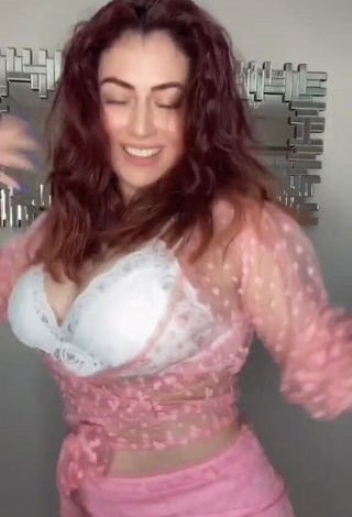 Wonderful Jane Rocci Shows Cleavage in White Crop Top and Bouncing Big Breasts