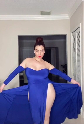 3. Hottie Jane Rocci Shows Cleavage in Blue Dress