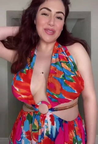 Sweet Jane Rocci Shows Cleavage in Cute Dress and Bouncing Big Boobs