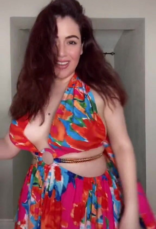 4. Sweet Jane Rocci Shows Cleavage in Cute Dress and Bouncing Big Boobs