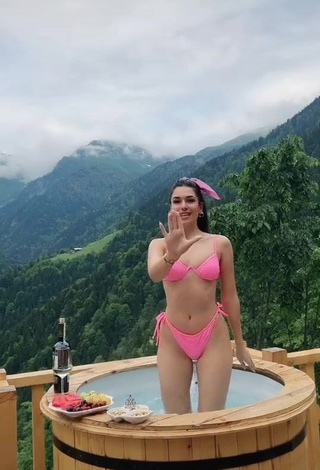 1. Sexy Kardeniz Kilic Shows Cleavage in Pink Bikini at the Swimming Pool