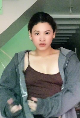 3. Cute Kemrie Shows Cleavage in Brown Crop Top and Bouncing Breasts