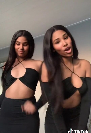 4. Hot Lauren and Lara Shows Cleavage in Black Crop Top