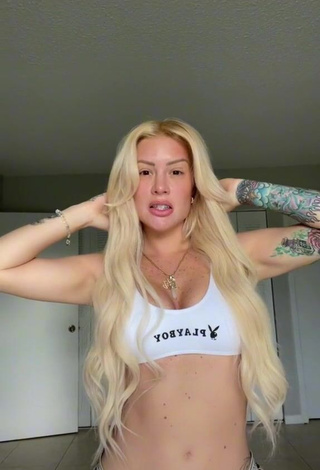 3. Sexy Leslieshawoficial Shows Cleavage in White Crop Top