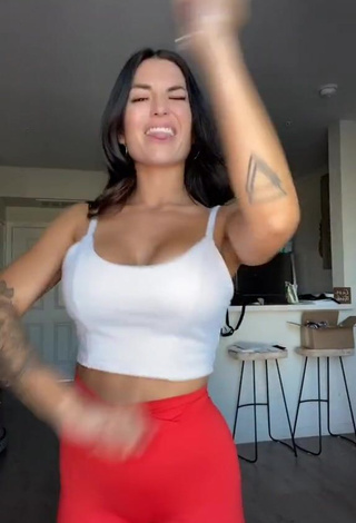 Luciana DelMar Looks Wonderful in White Crop Top and Bouncing Tits