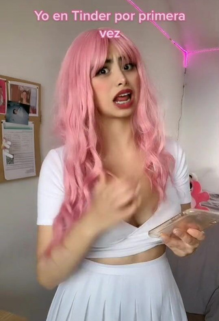 3. Matz Franco Looks Sexy in White Crop Top and Bouncing Boobs