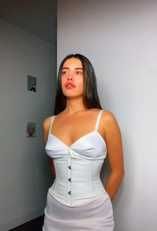 1. Hot Morgan Cohen Shows Cleavage in Corset