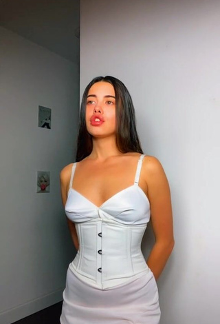 3. Hot Morgan Cohen Shows Cleavage in Corset