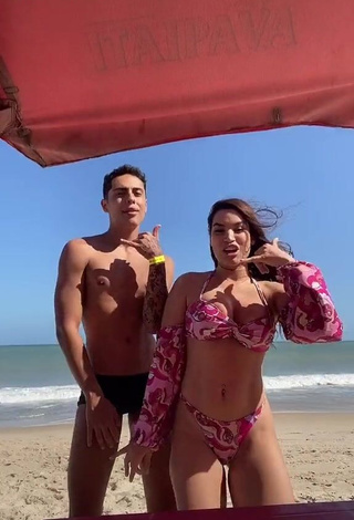 1. Desirable Raissa Barbosa Shows Butt at the Beach