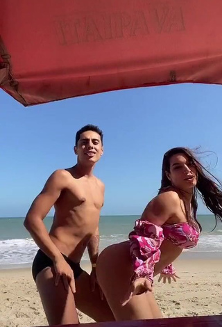 4. Desirable Raissa Barbosa Shows Butt at the Beach