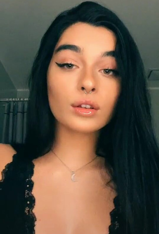 Sofia Crisafulli (@sofiacrisafulli) - Nude Videos from TikTok