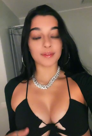 Beautiful Sofia Crisafulli Shows Cleavage in Sexy Black Crop Top