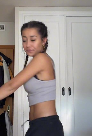 3. Sexy Marina Rivera Shows Cleavage in Grey Crop Top and Bouncing Tits