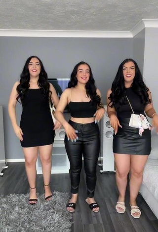 3. Hot Terrytriplets Shows Cleavage and Bouncing Tits